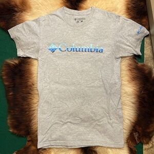 Columbia Gray T Shirt‎